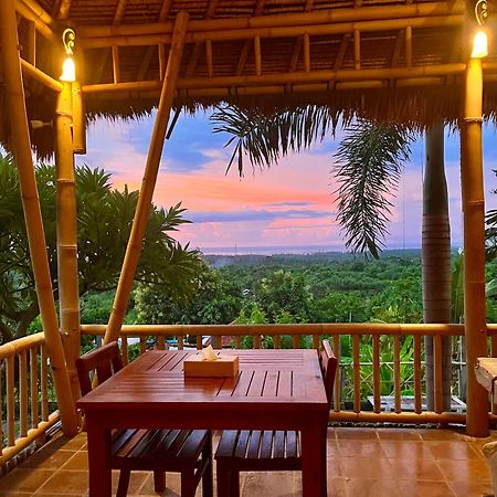 Hotel Menjangan Hill à Banyuwedang Extérieur photo