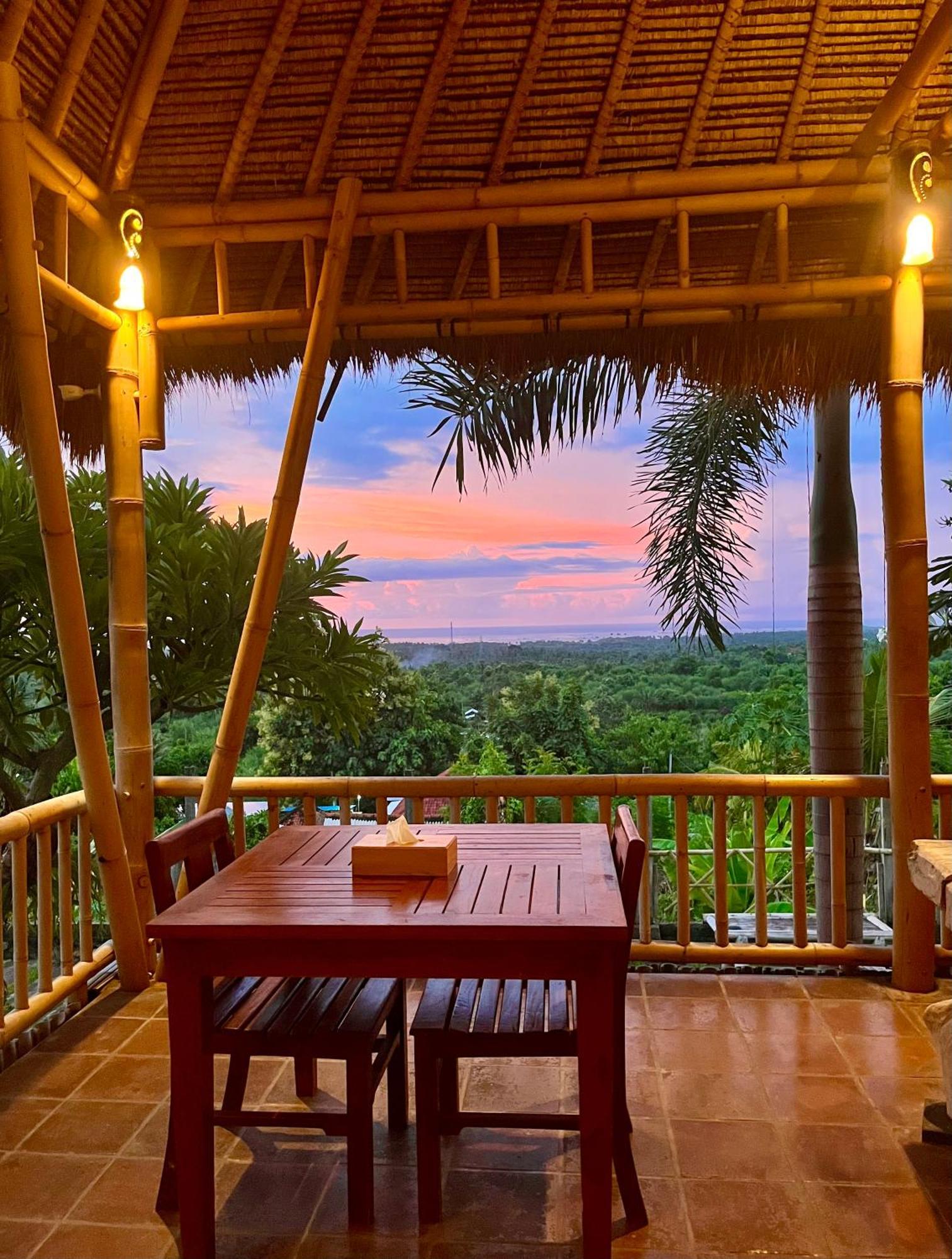Hotel Menjangan Hill à Banyuwedang Extérieur photo