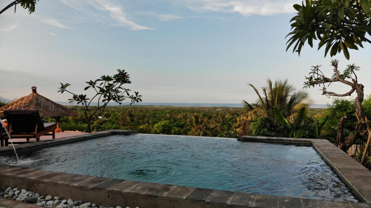 Hotel Menjangan Hill à Banyuwedang Extérieur photo